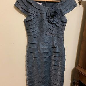 London Times Size 4 Gray SheathCareer Cocktail